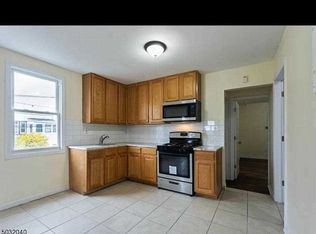 718 S 13th St FLOOR 2, Newark, NJ 07103