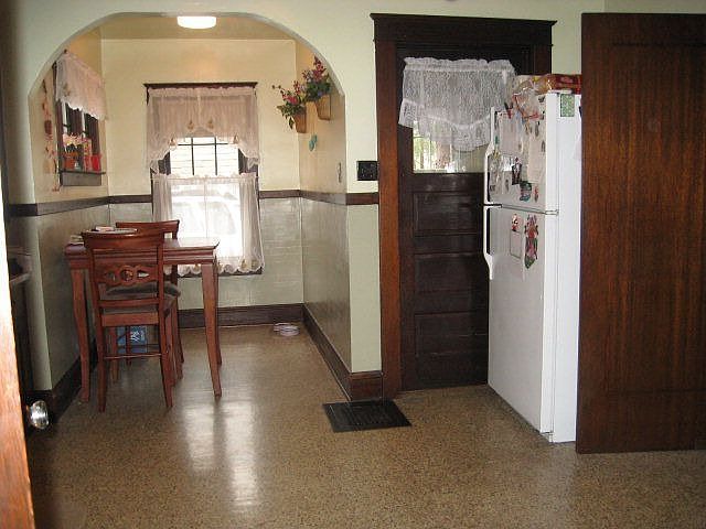 2nd image of 1060 W 1st St