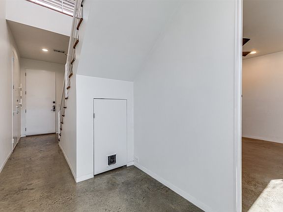 4th image of 2319 Rusk Ct