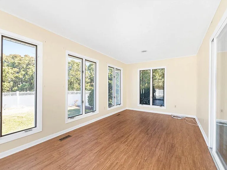 300 Old York Rd — Photo 14