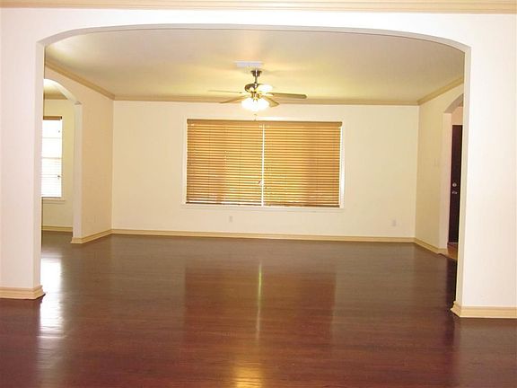 4th image of 4131 Breakwood Dr
