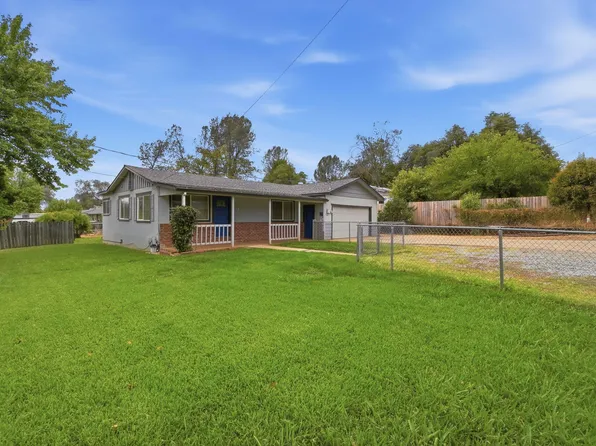 1669 Mistletoe Ln, Redding, CA 96002