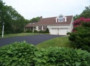 512 Whistleberry Dr, Marstons Mills, MA 02648