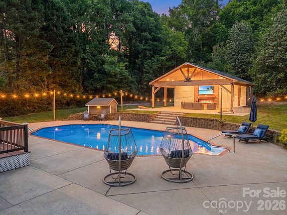 3rd image of 7240 Cobble Creek Dr