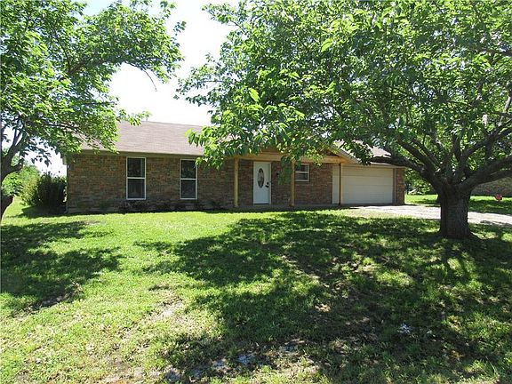 2nd image of 136 Becky Ln