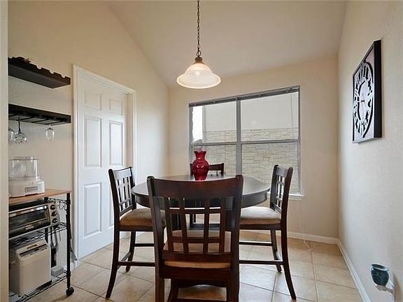 Eat-in Kitchen