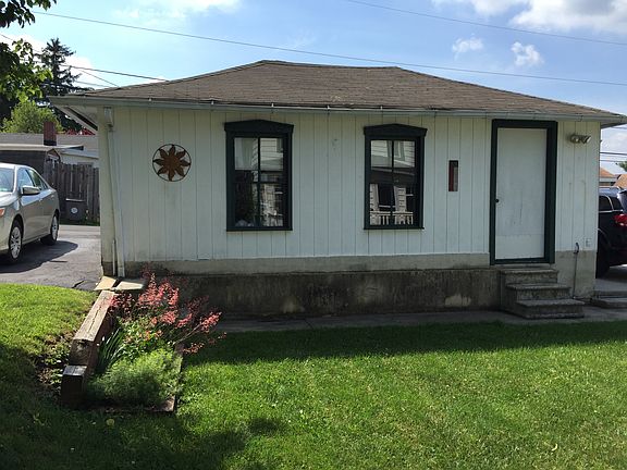 Detached Garage - Front