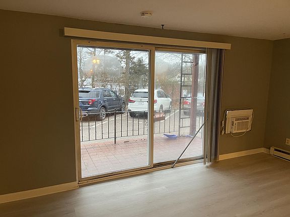 5th image of 23 Fountain Ln