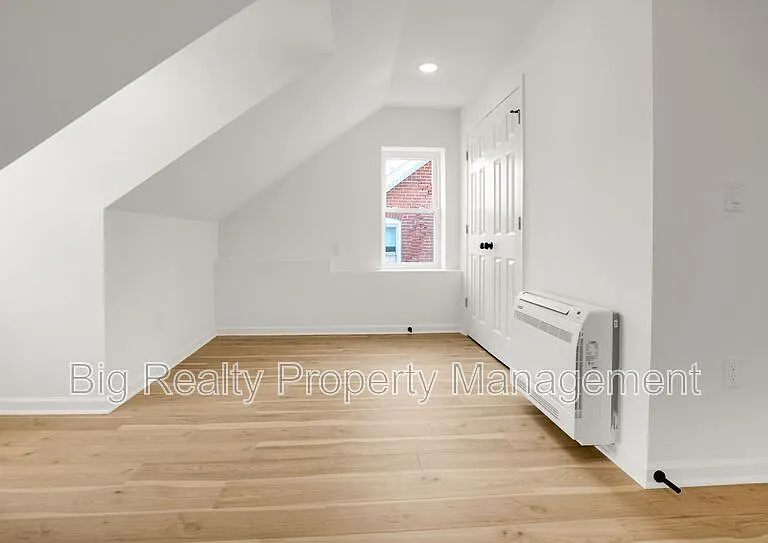 228 Bridge St #2 — Photo 22
