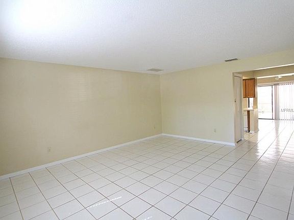 4th image of 16091 Dawnview Dr