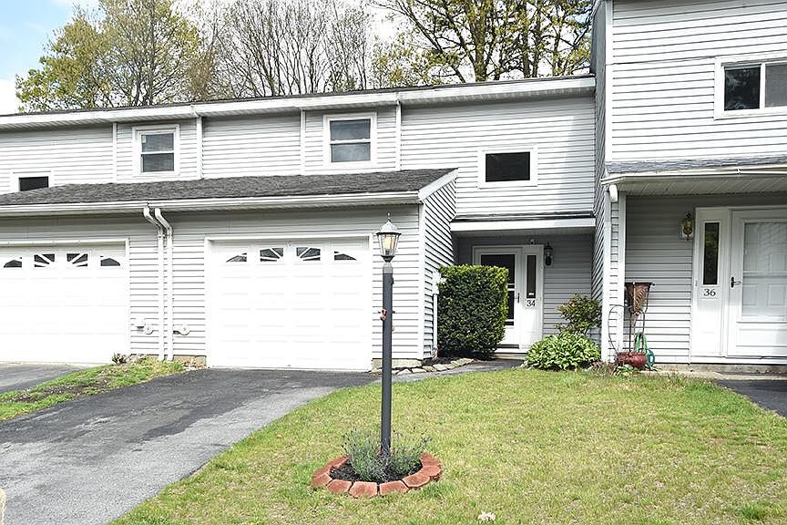 1st image of 34 Tallow Wood Dr