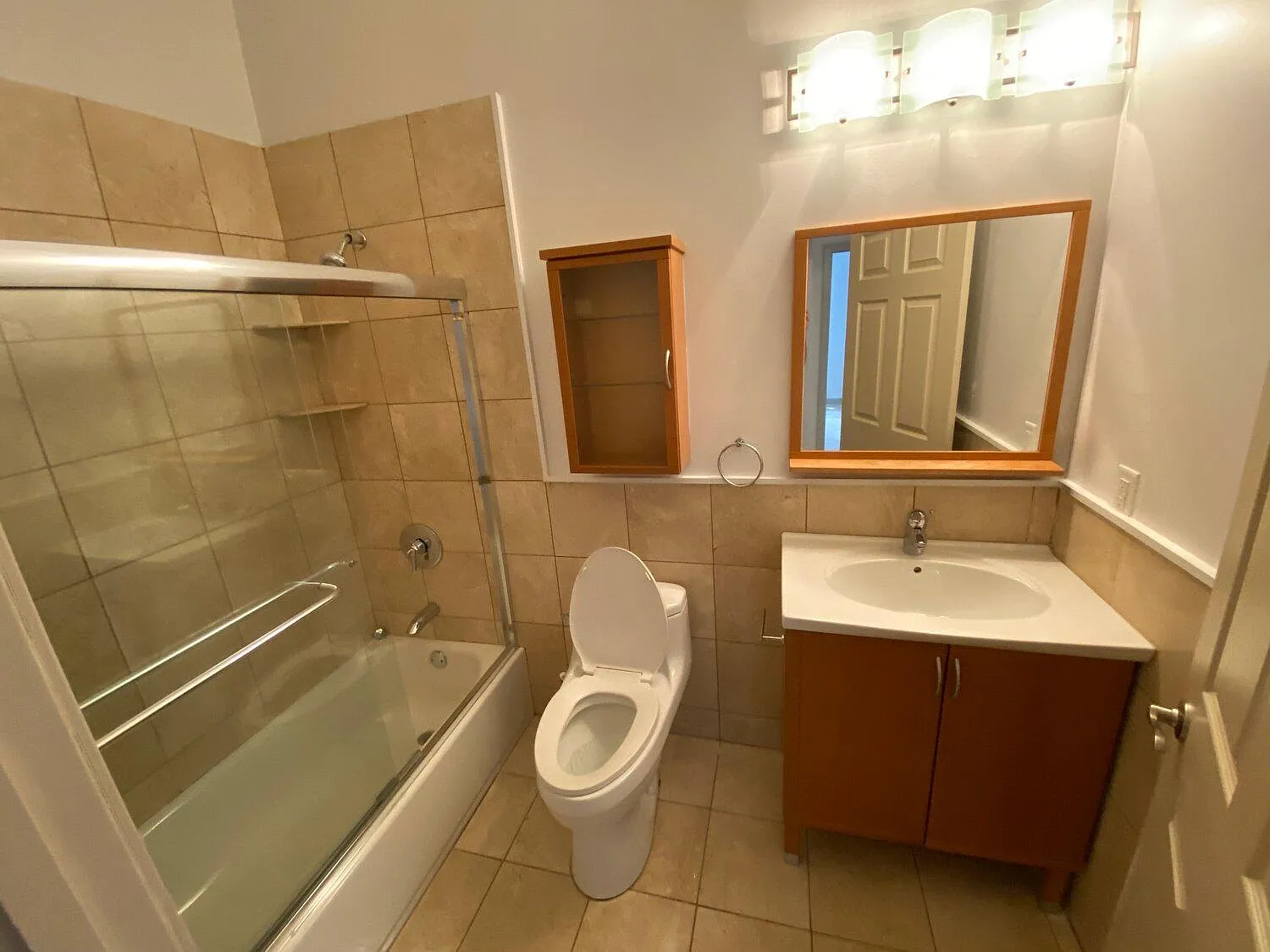 2 bed, 1350 sqft, $1,800 — Photo 4