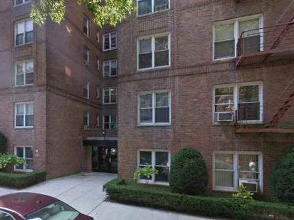 930 East 7th Street image 1 of 12