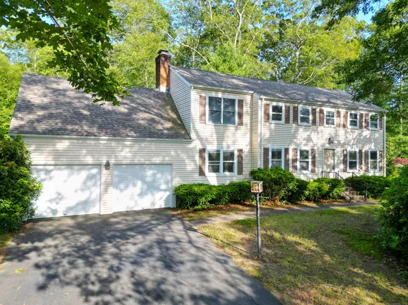 22 Trumbull Road, Waterford, CT 06385