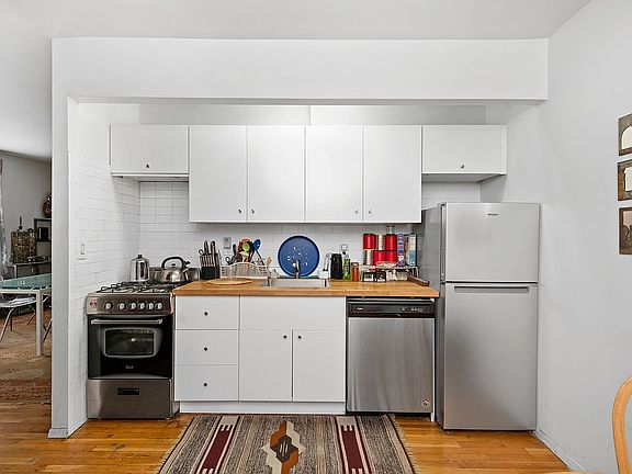 3rd image of 421 Avenue C #D