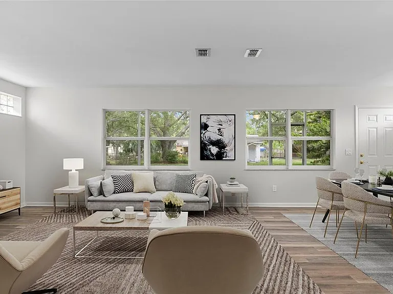 2910 W Price Ave — Photo 12