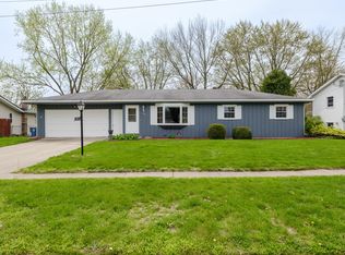 1817 Colchester Ave, Portage, MI 49024