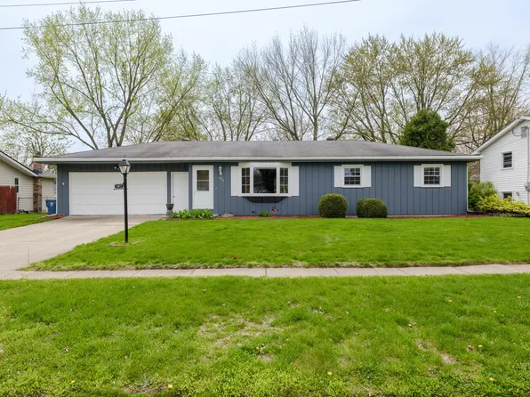 1817 Colchester Ave, Portage, MI 49024