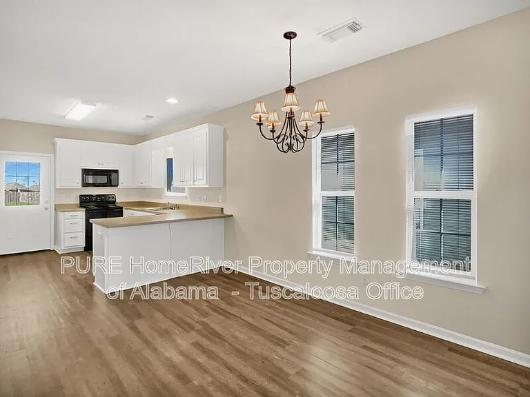 9750 Moonlight Dr — Photo 4