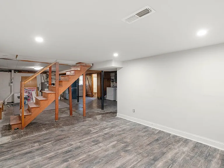 577 Brook Rd — Photo 27