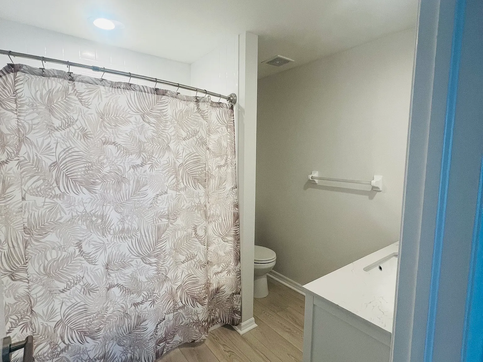 2 bed, 1140 sqft, $2,200 — Photo 4