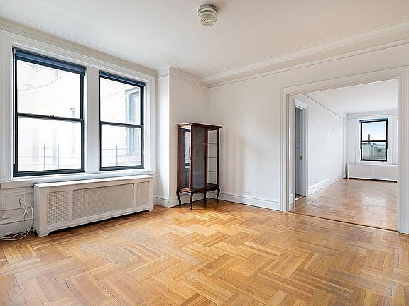 2nd image of 325 W 86th St APT 16C