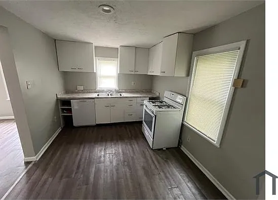498 Gage St — Photo 14
