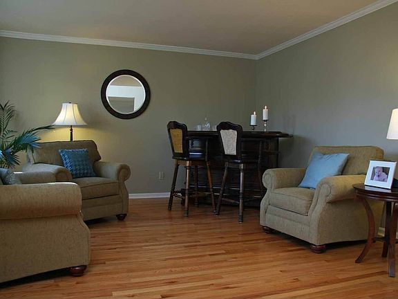 3rd image of 4352 Wendover Ct
