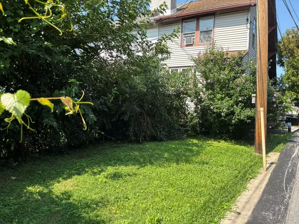 123 S Eagle Rd, Havertown, PA 19083