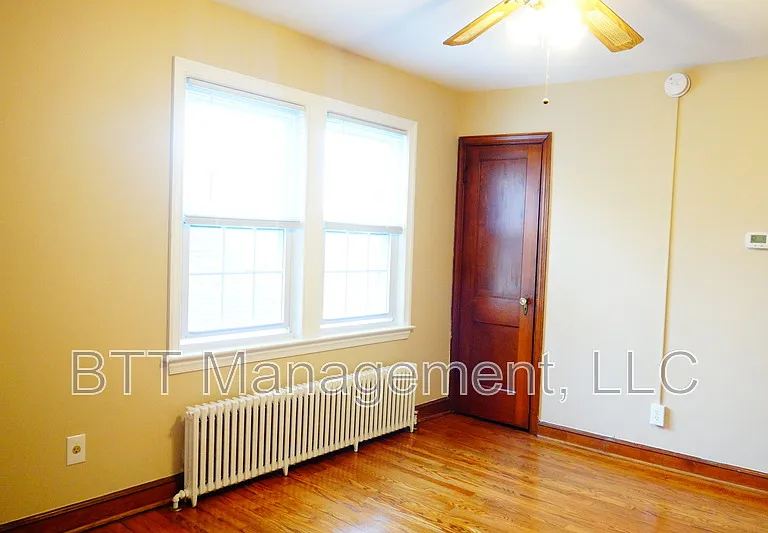 806 Houston Ave #2 — Photo 2