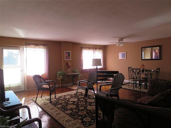 3rd image of 7320 Glenroie Ave APT 7B