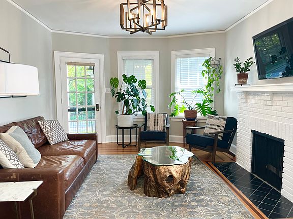 2nd image of 3204 Observatory Ave #1