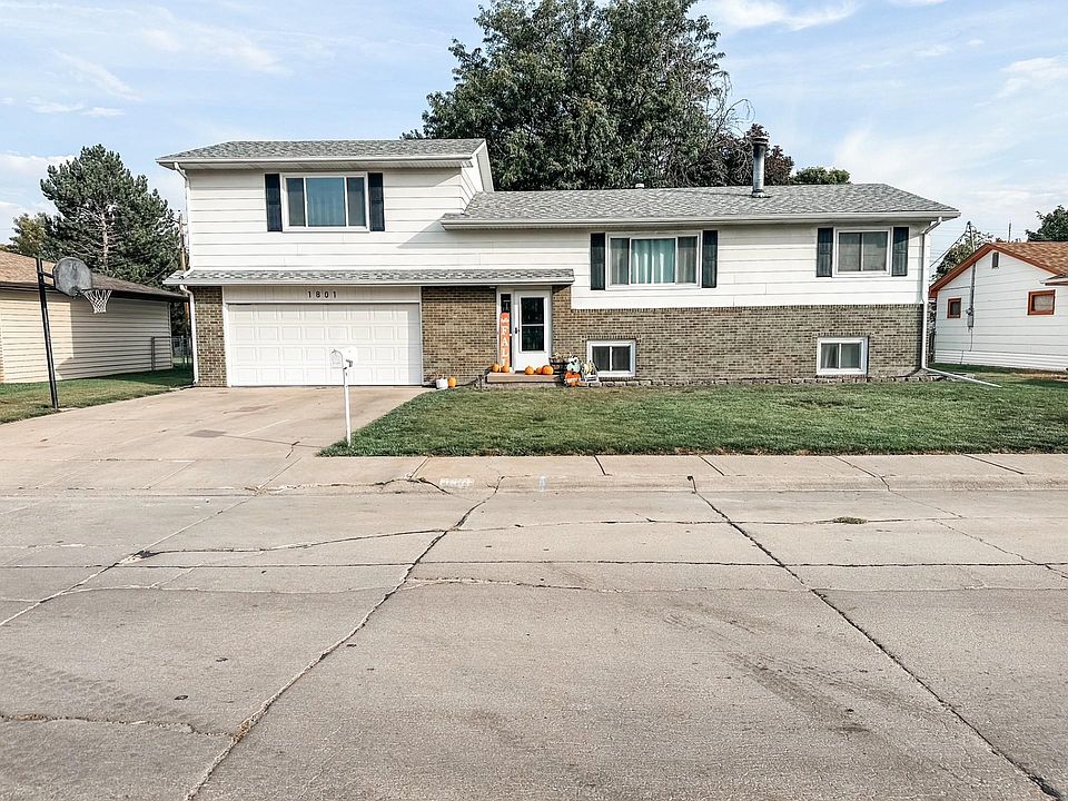 1st image of 1801 Sunset Ave