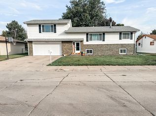 1801 Sunset Dr, North Platte, NE 69101