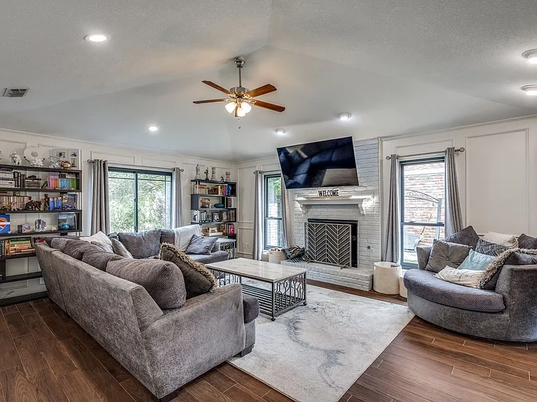 1108 Richland Oaks Dr — Photo 23