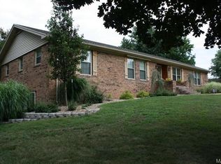 449 Sunset Dr, Lebanon, MO 65536