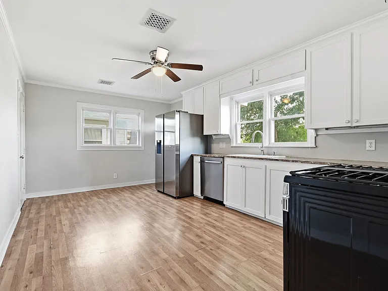 45 E 51st Pl — Photo 6