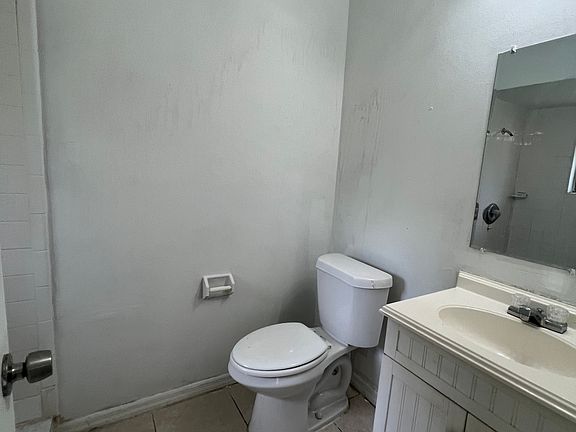 5th image of 1081 McCormick Dr