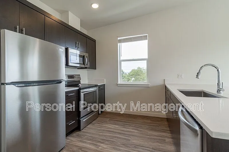 2 bed, 2.0 bath, 1030 sqft, $1,595 — Photo 1