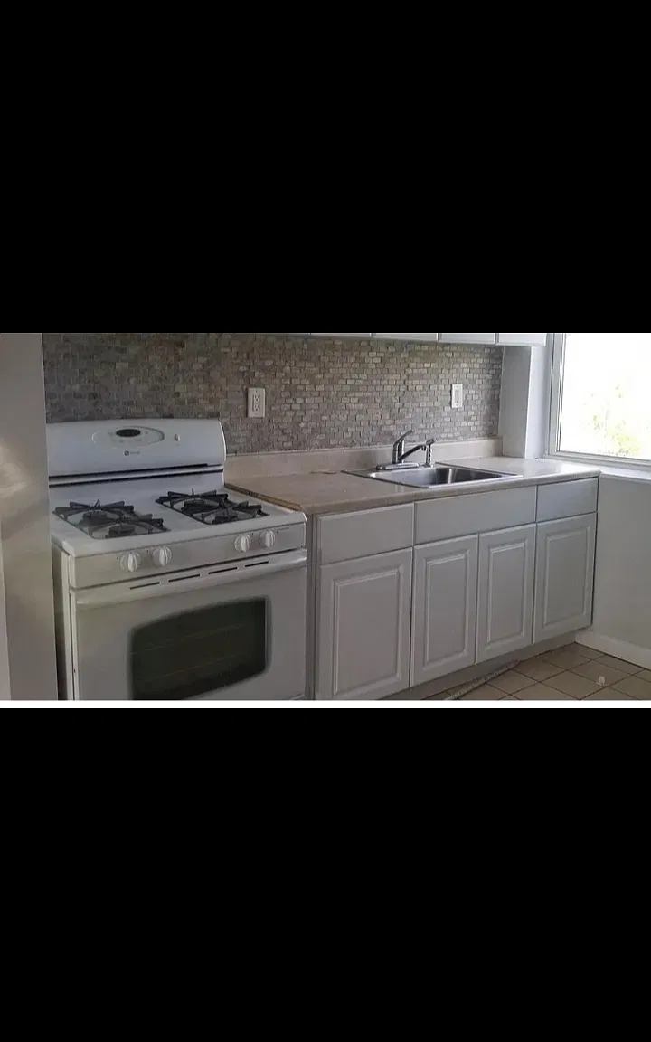 2 bed, $1,650 — Photo 1