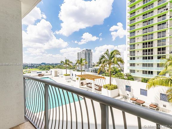 2nd image of 1750 N Bayshore Dr APT 3114