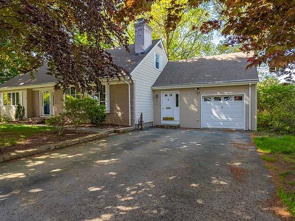 3rd image of 99 Woodstock Ln