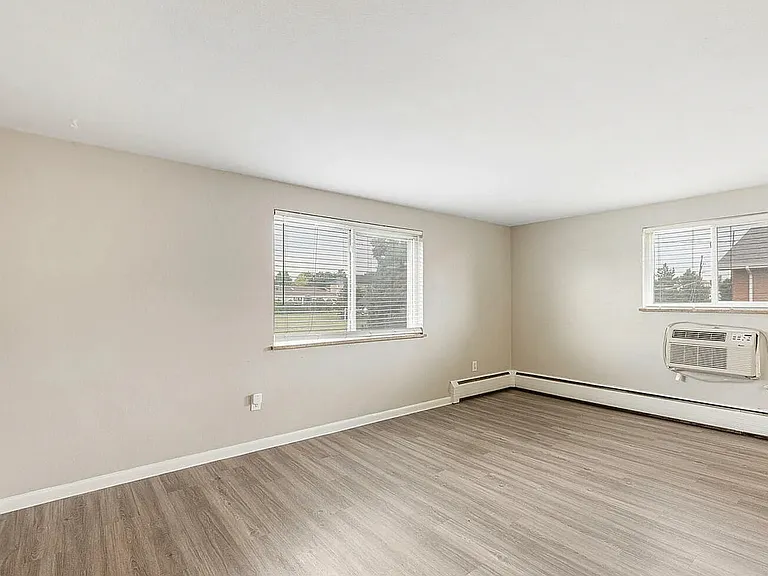 1150 S Allison St — Photo 11