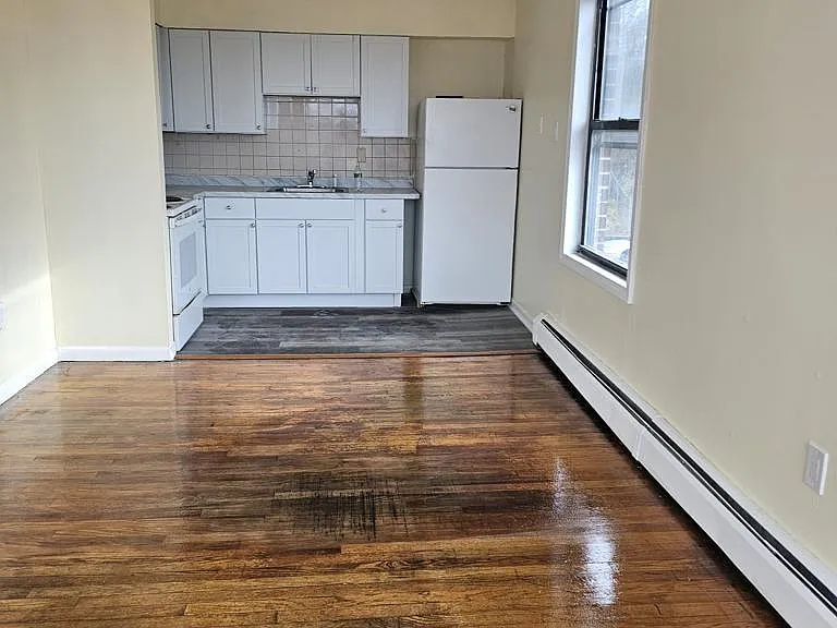 65 James St #24 — Photo 4