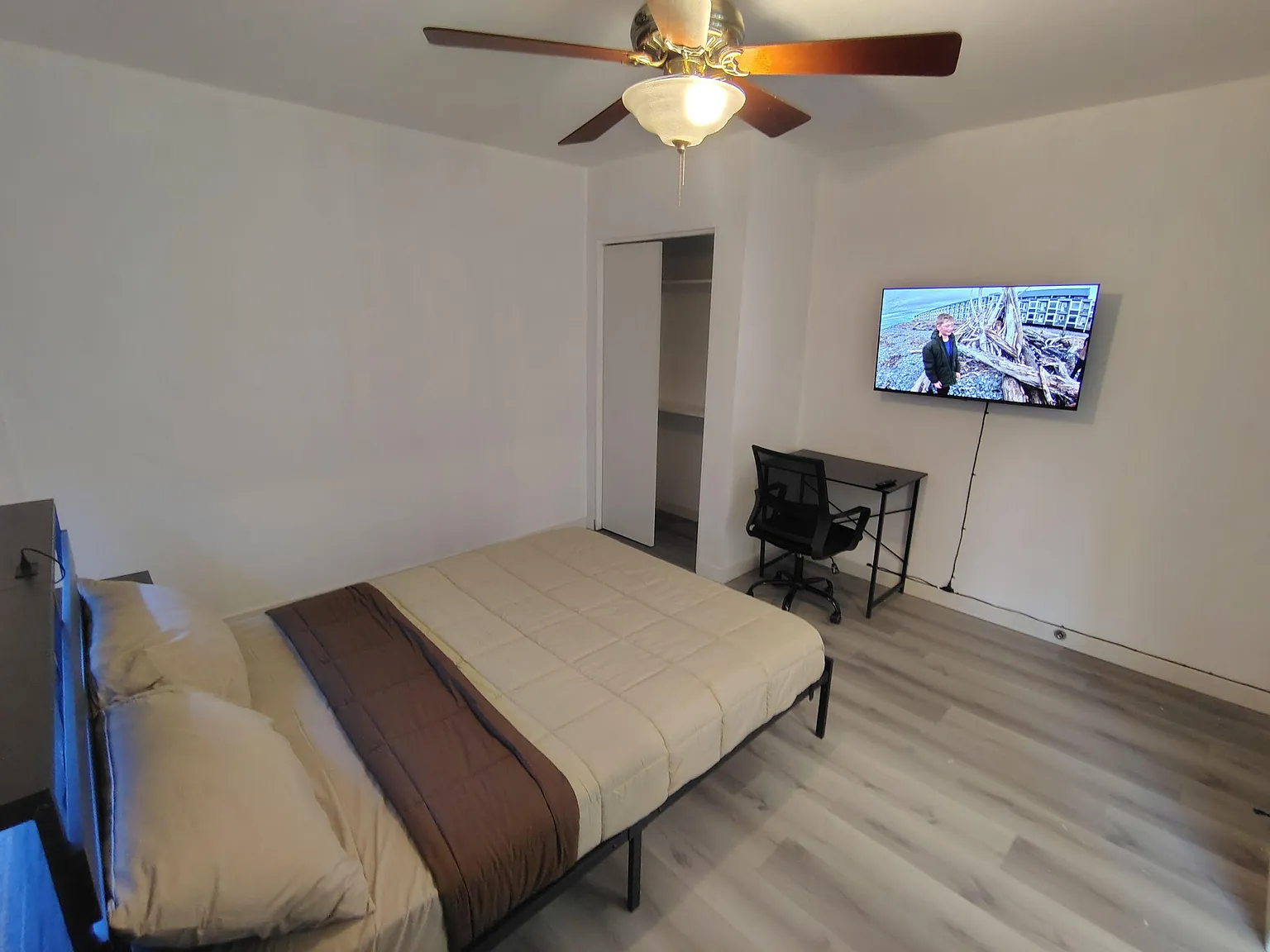 4 bed, 5.0 bath, 6324 sqft, $1,048 — Photo 2