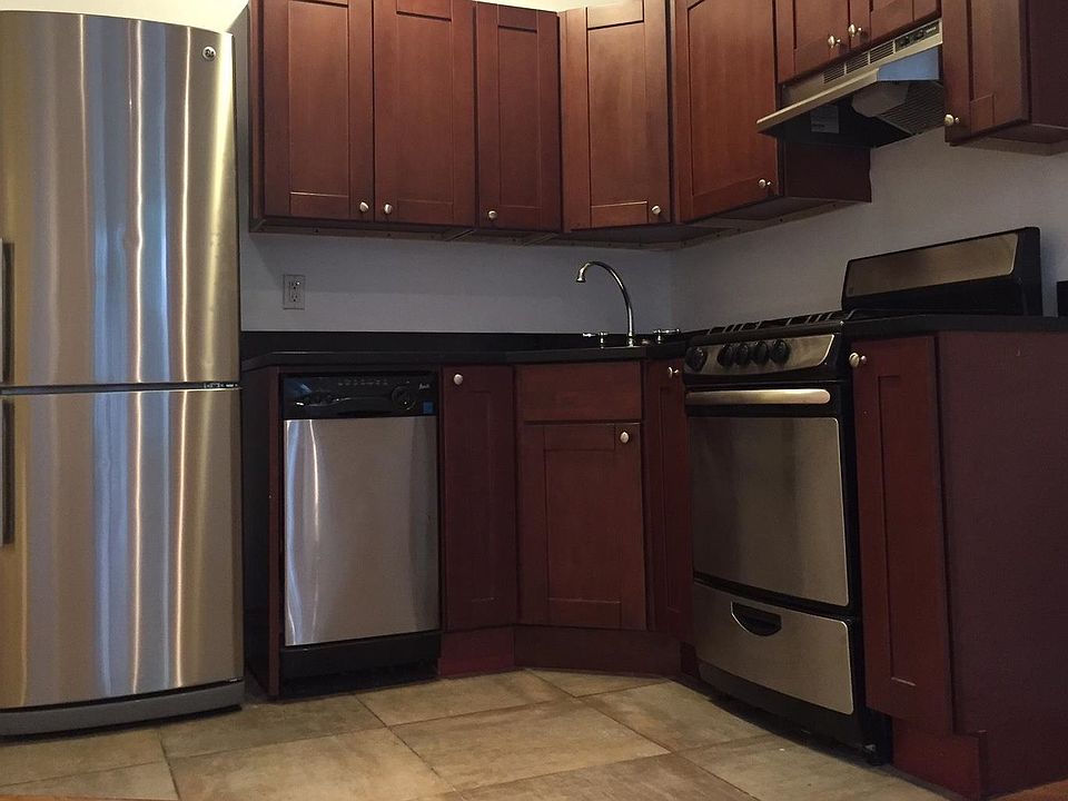 2nd image of 301 Cumberland St #D9
