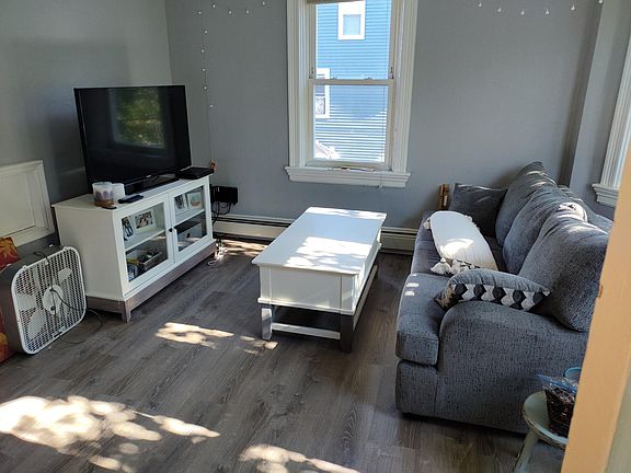 3rd image of 147 Ives St #1