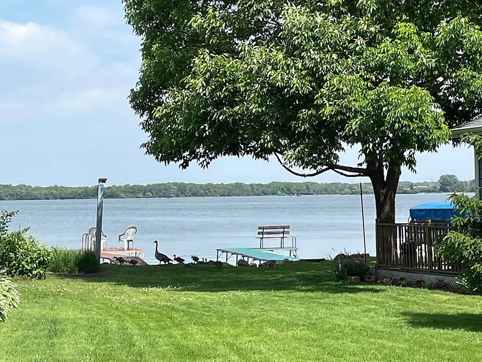 2nd image of 5904 Lake Edge Rd