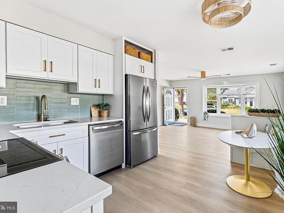 1st image of 80 Beachhurst Dr