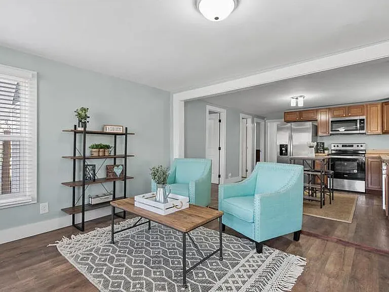 2512 Ramona St — Photo 11